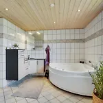 펜션 Esben - 11km From The Sea By Interhome