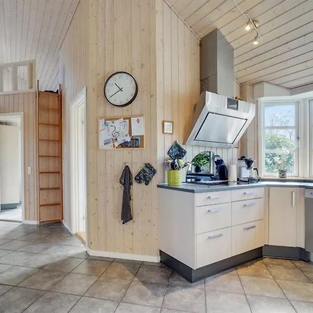 Esben - 11km From The Sea By Interhome Vakantiehuis *